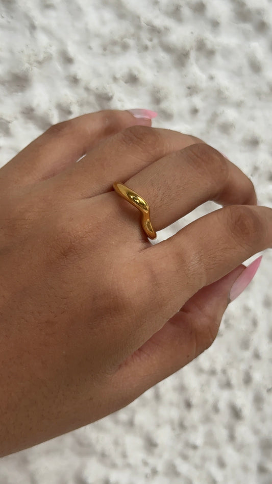 Wavy Ring