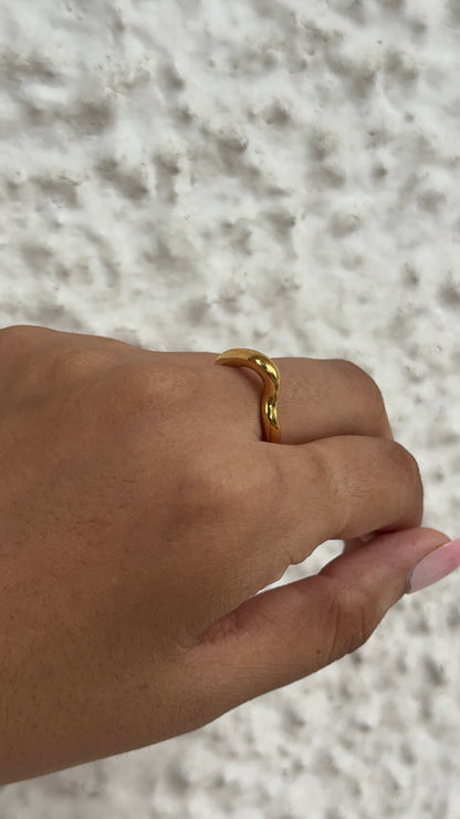 Wavy Ring
