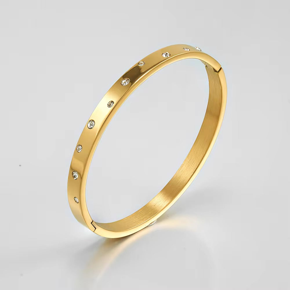 Linear Luxe Kada